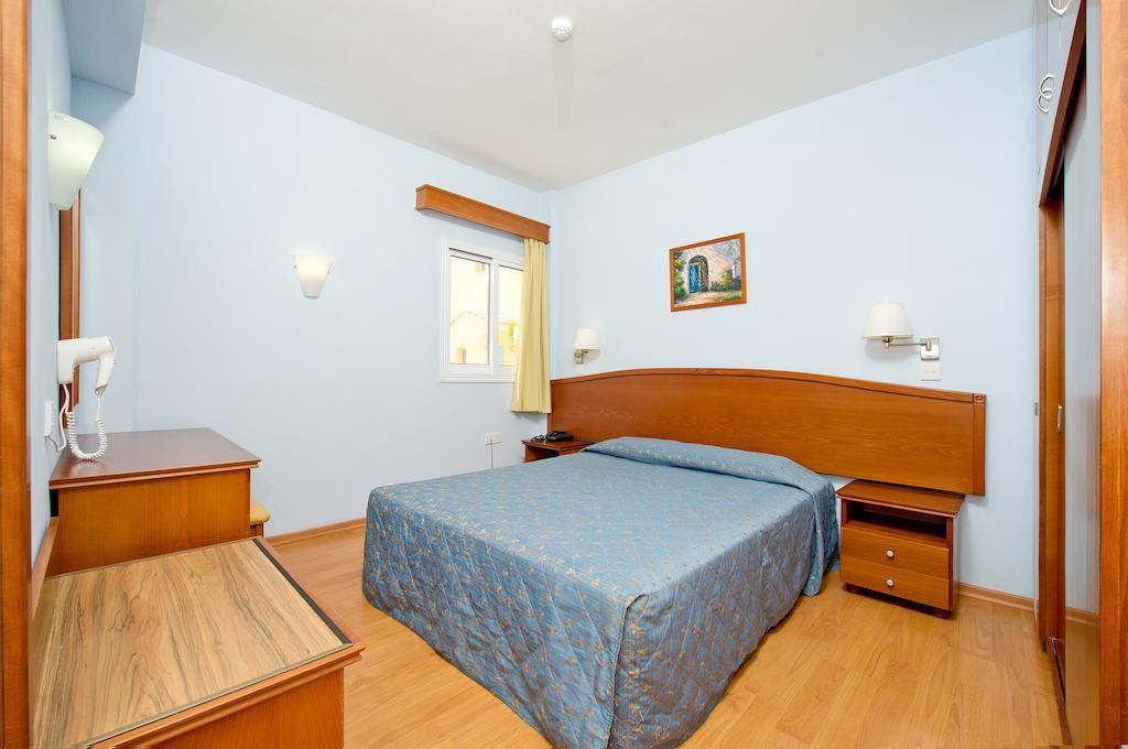 Tasia Maris Gardens Ayia Napa Phòng bức ảnh